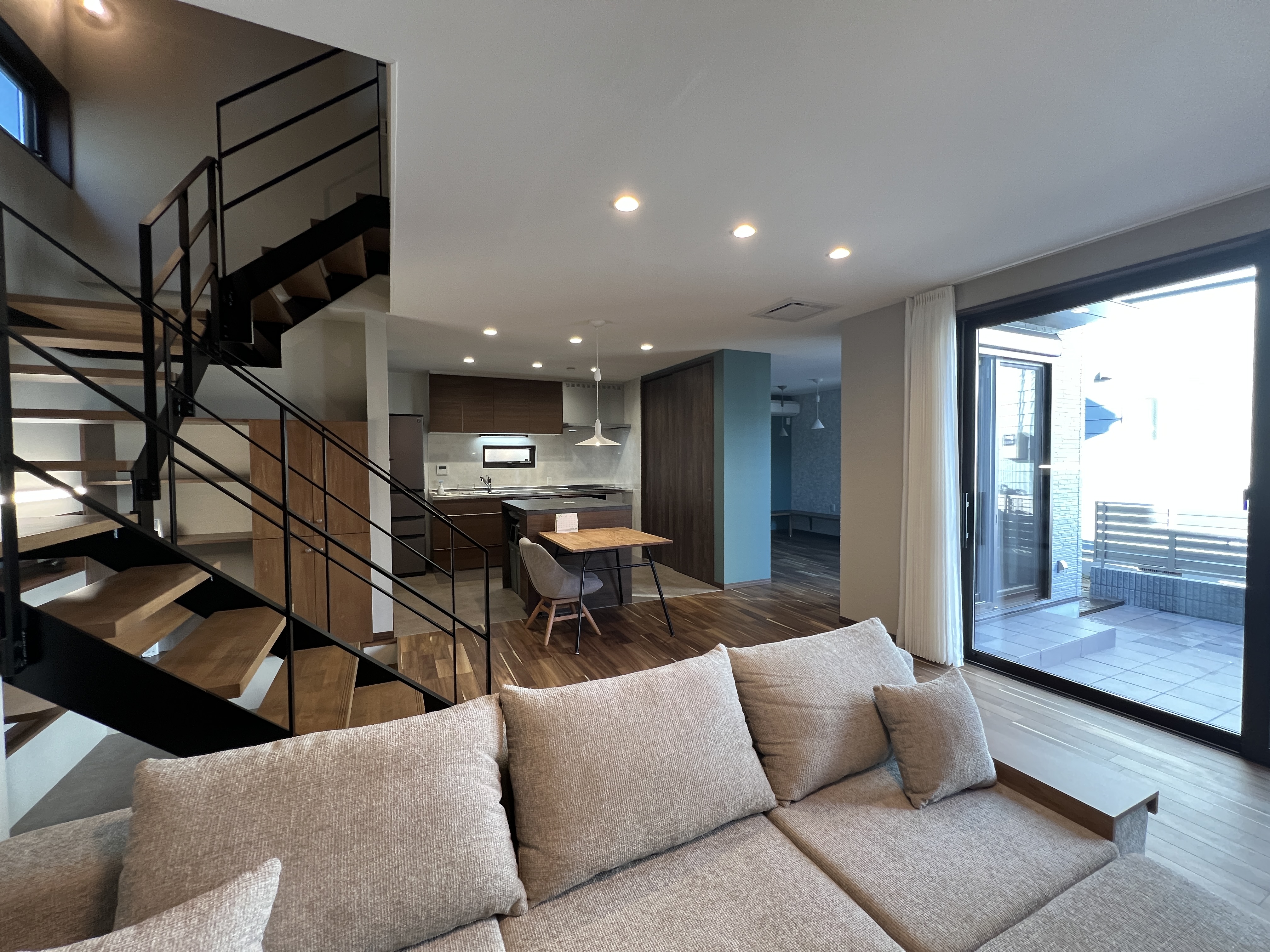 セミクローズタイプ